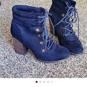 SM New York Blue Suede Boots     Size 7M